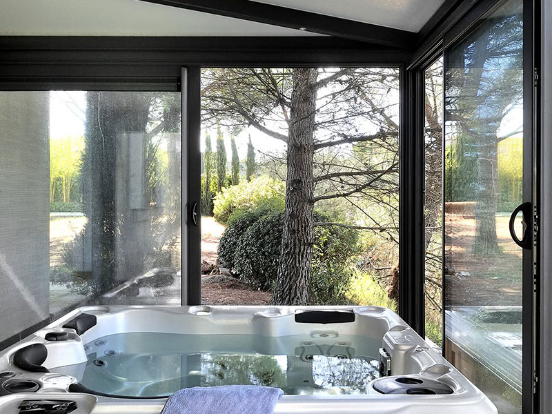 Véranda pour jacuzzi - Salon de Provence